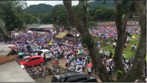 Screenshot from the video in “Thousands flock to UPLB to get P1M each ‘from Marcos wealth'” by Kimmy Baraoidan & Maricar Cinco, published in Inquirer.net on September 24, 2017.
