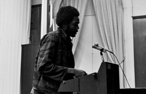 Weatherly reading at Telegraph Books, 1972.