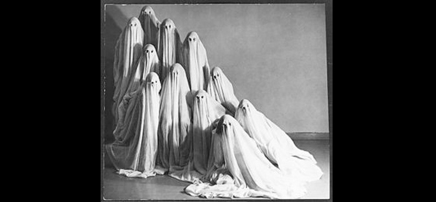Albert Renger-Patzsch, “Mary Wigman’s Dance School,” 1935. Albert Renger-Patzsch, “Mary Wigman’s Dance School,” 1935.