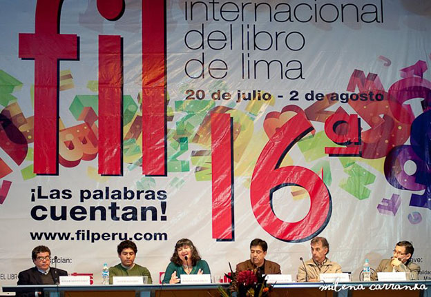 Panel of winners of el Premio Libro de Poesía Breve, 2011. Image from Hipocampo Editores, via <a href=https://commons.wikimedia.org/wiki/File:Premio_de_Poes%C3%ADa_Breve_de_Hipocampo_Editores.jpg>Wikimedia Commons</a>.